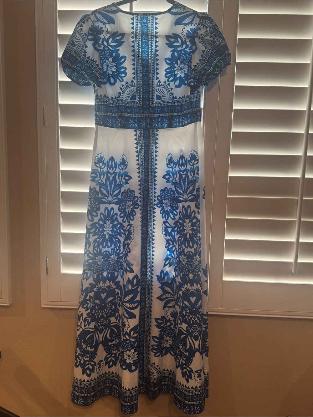 Source Unknown Blue & White Floral V-Neck Maxi Dress - Picture 2 of 2